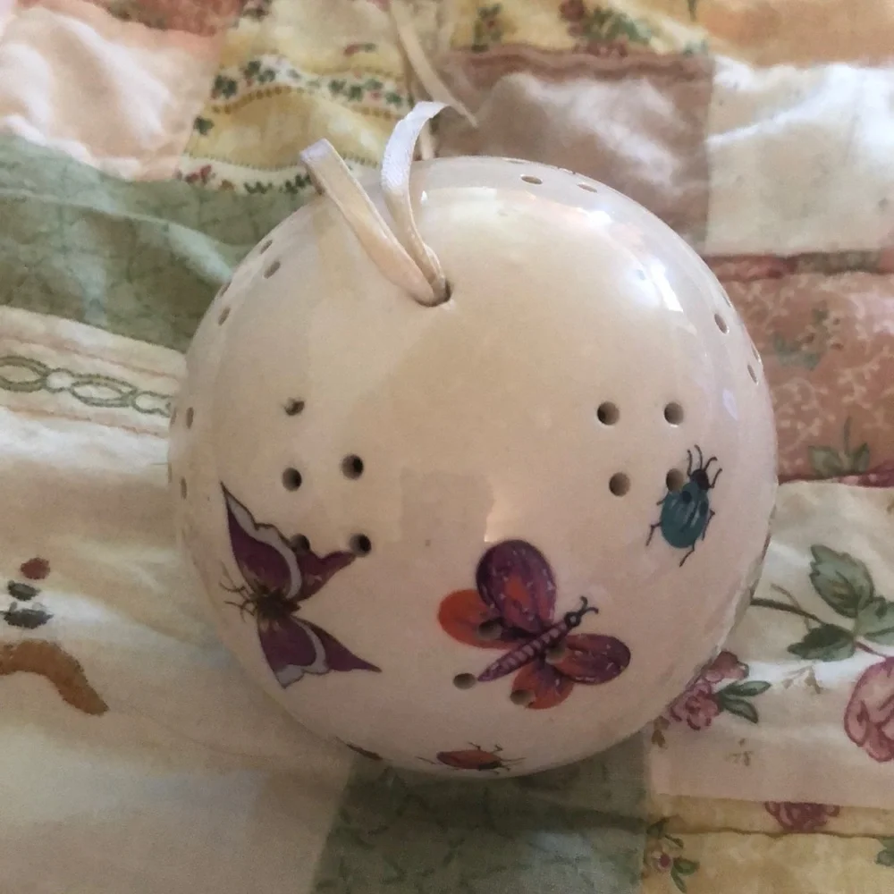 Vintage Ceramic Sachet Ball - Picture 1 of 8